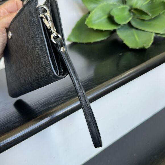 Michael Kors Jet Set Wristlet Wallet Black Signature Logo Zip Around - Picture 4 of 10